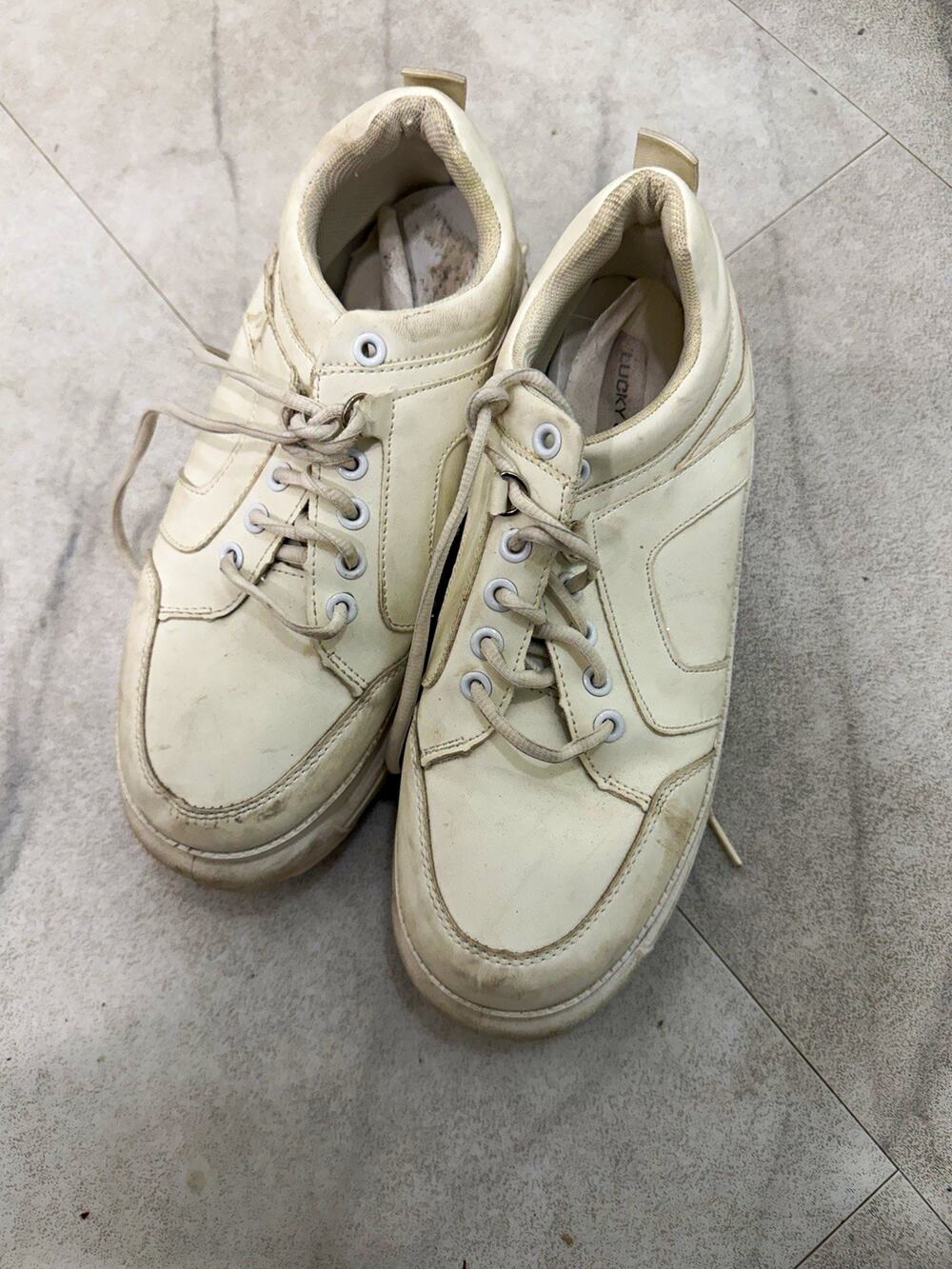 Lucky Step Women's White Lace-Up Low Top Comfort Sneakers Size 8.5